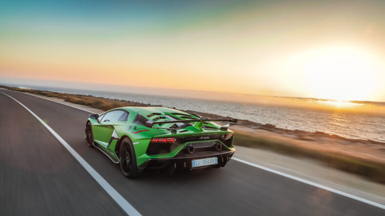Lamborghini_Aventador_SVJ_Green_Road_17