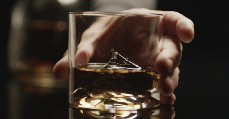 Liiton Everest Whiskey Glass Promo