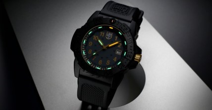 luminox navy seal gold watch