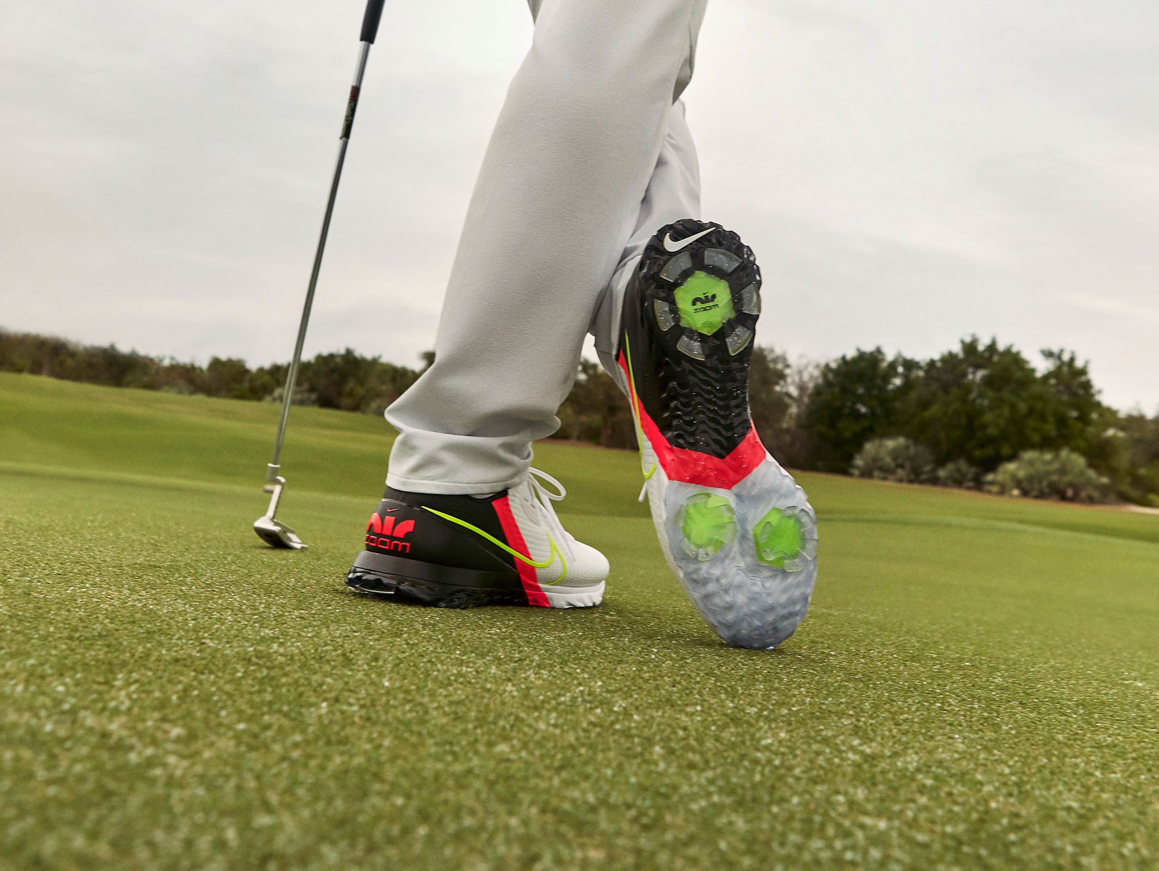 Uskyld Vulkan sandaler The Nike Air Zoom Infinity Tour Golf Shoe Is Inspired by Running Sneakers -  Maxim