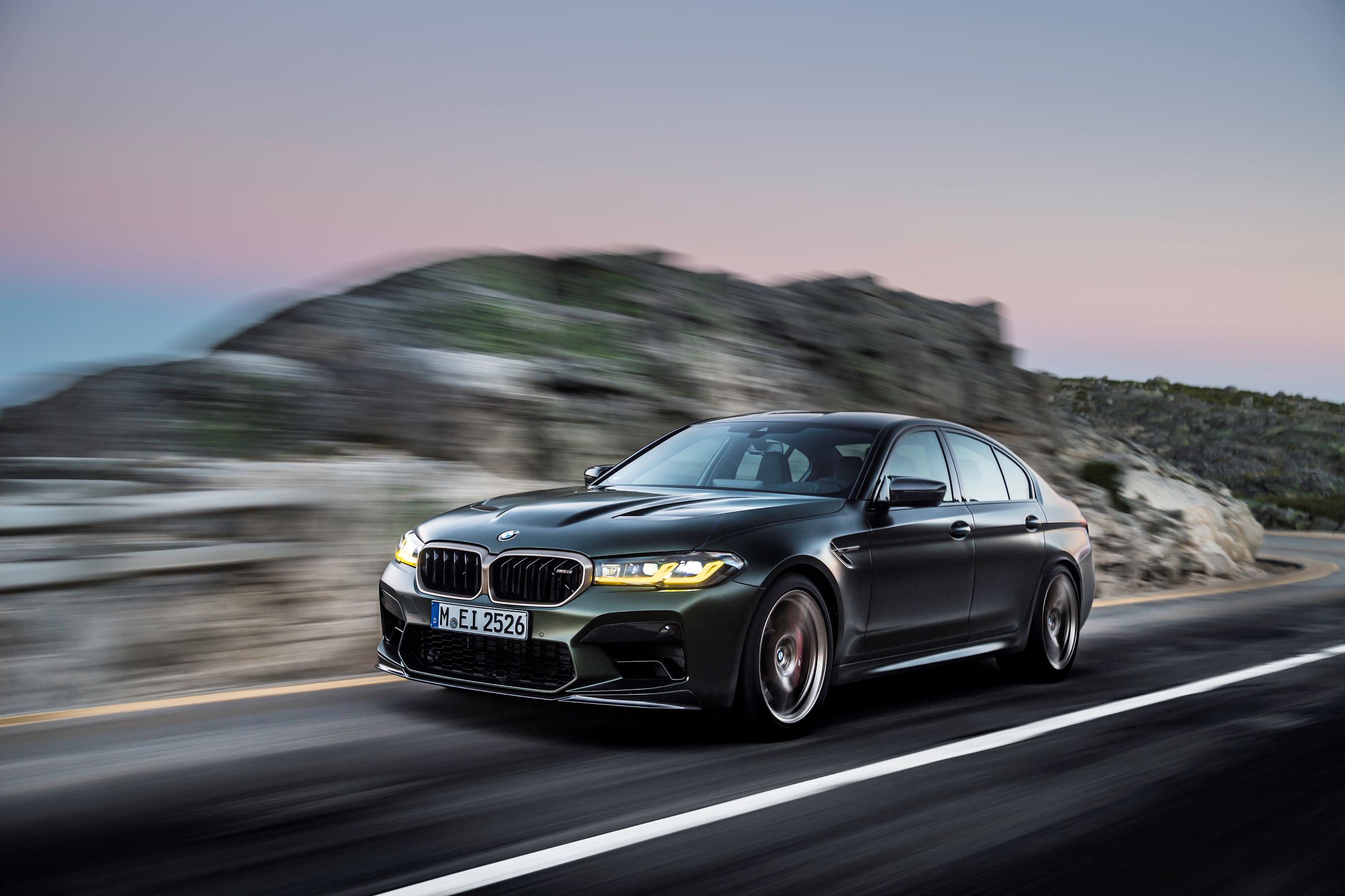 P90411248_highRes_the-new-bmw-m5-cs-sc