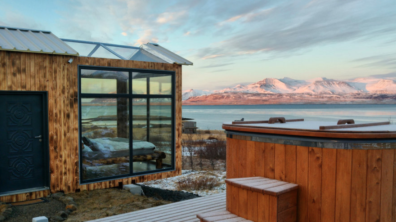 panorama-iceland-glass-home