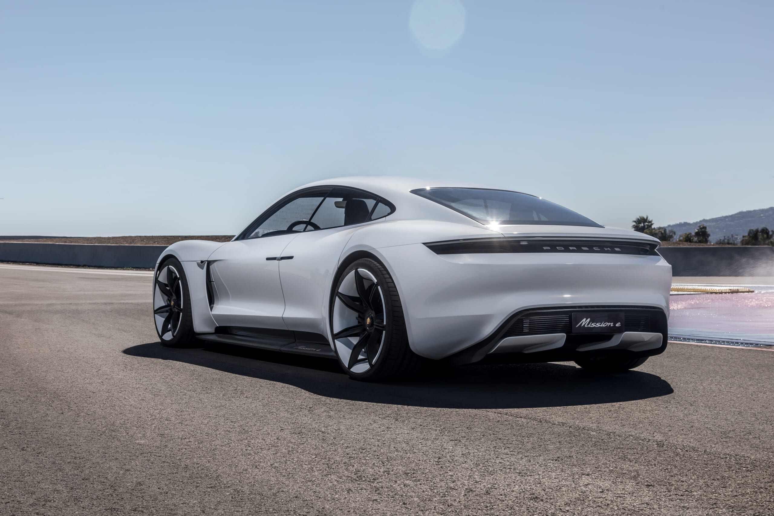 Porsche Taykan3