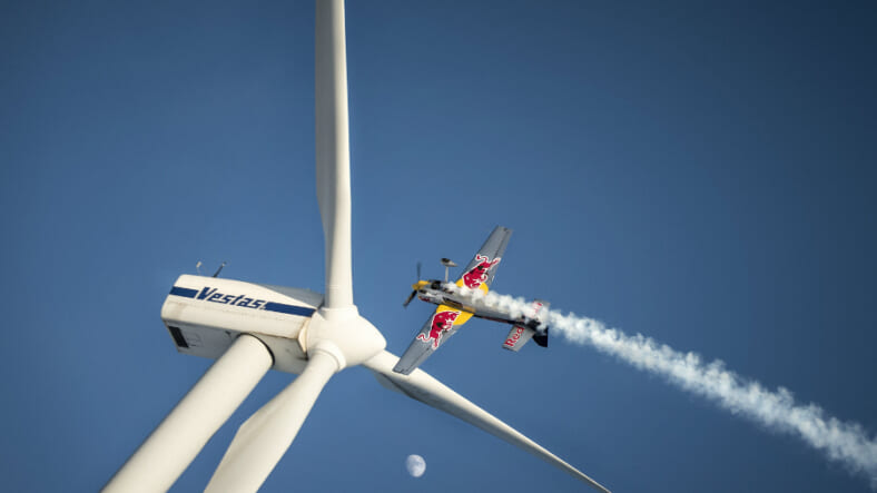 Pilot Hannes Arch performs at the Windpark Hohe Tauern