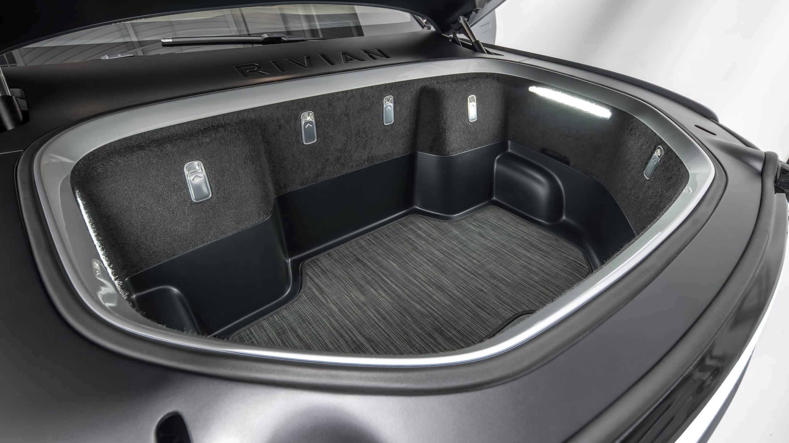 Rivian R1T (5)