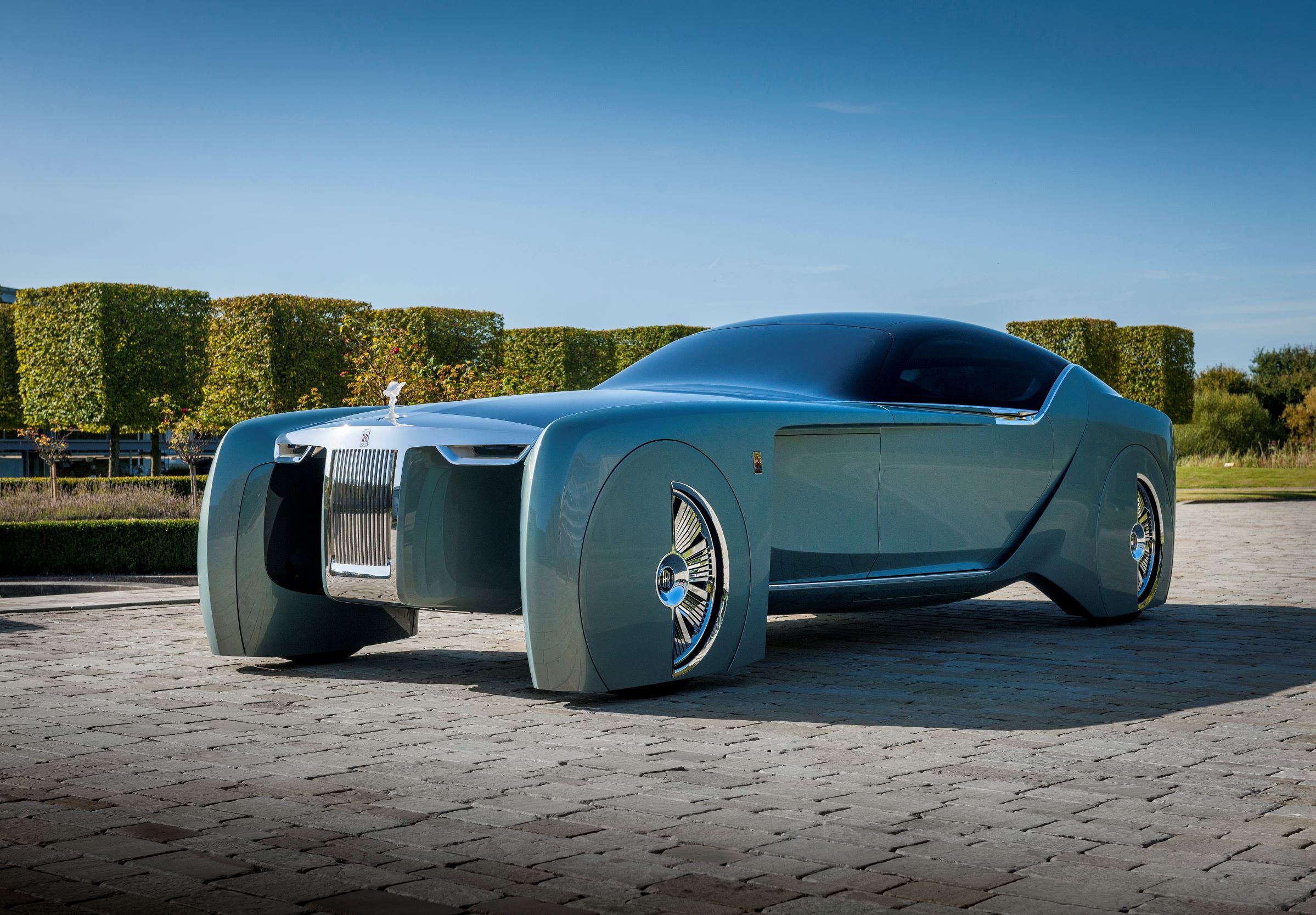 This AllElectric RollsRoyce Vision Next 100 Autonomous Concept Is The