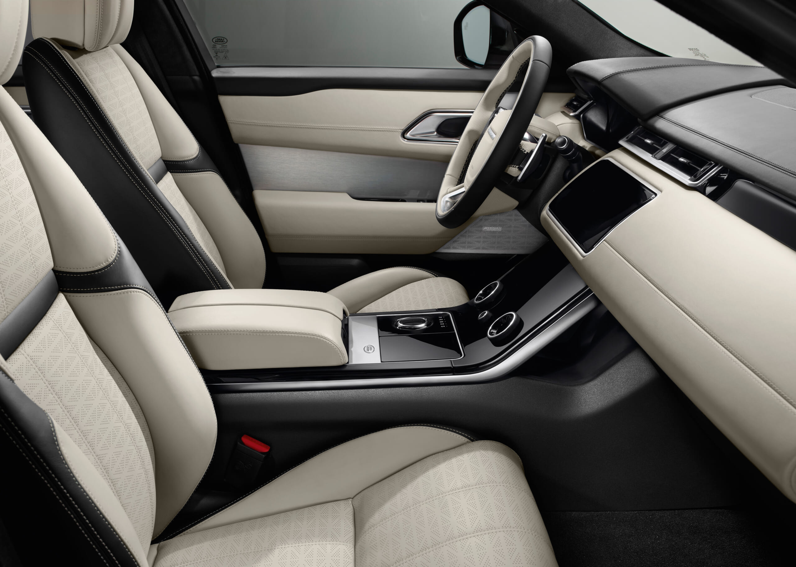 rrvelar18my006glhdinterior010317