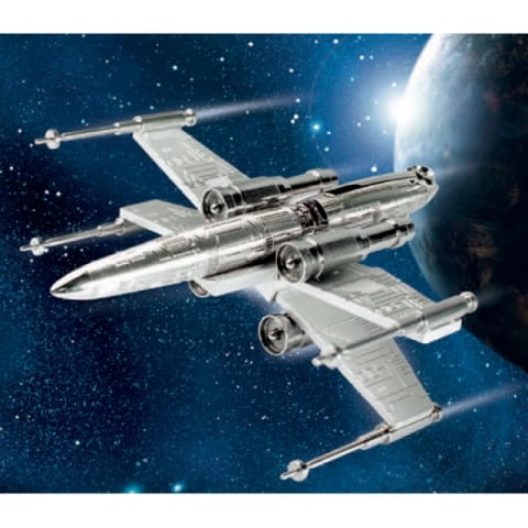 s.t.dupont-star-wars-x-wing-fountain-pen-stand-and-pen-star-background-3597390222695-80bf7243a429d9569e1f564cde54ea75.jpeg