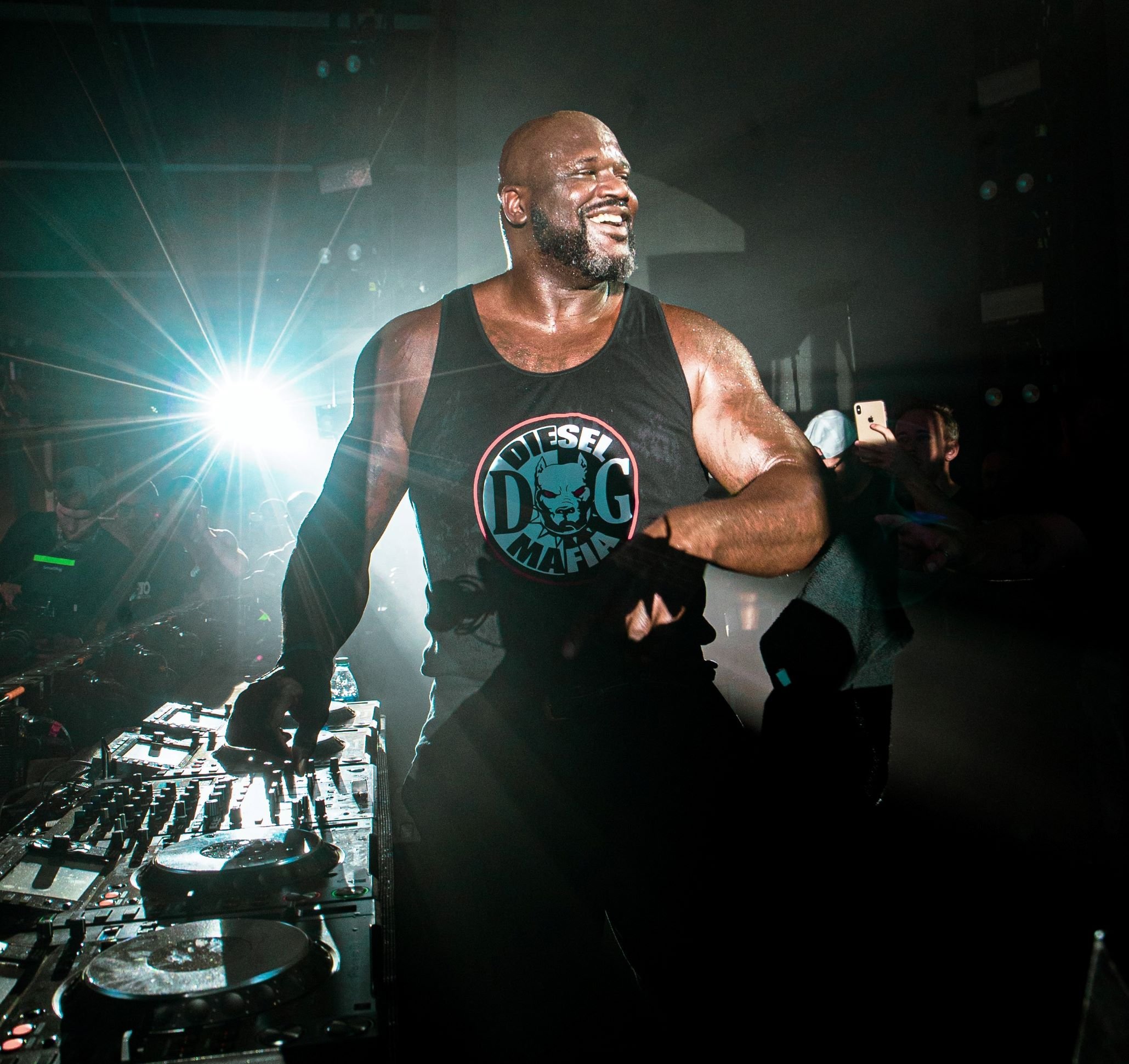 Shaquille O'Neal DJ Diesel (1)