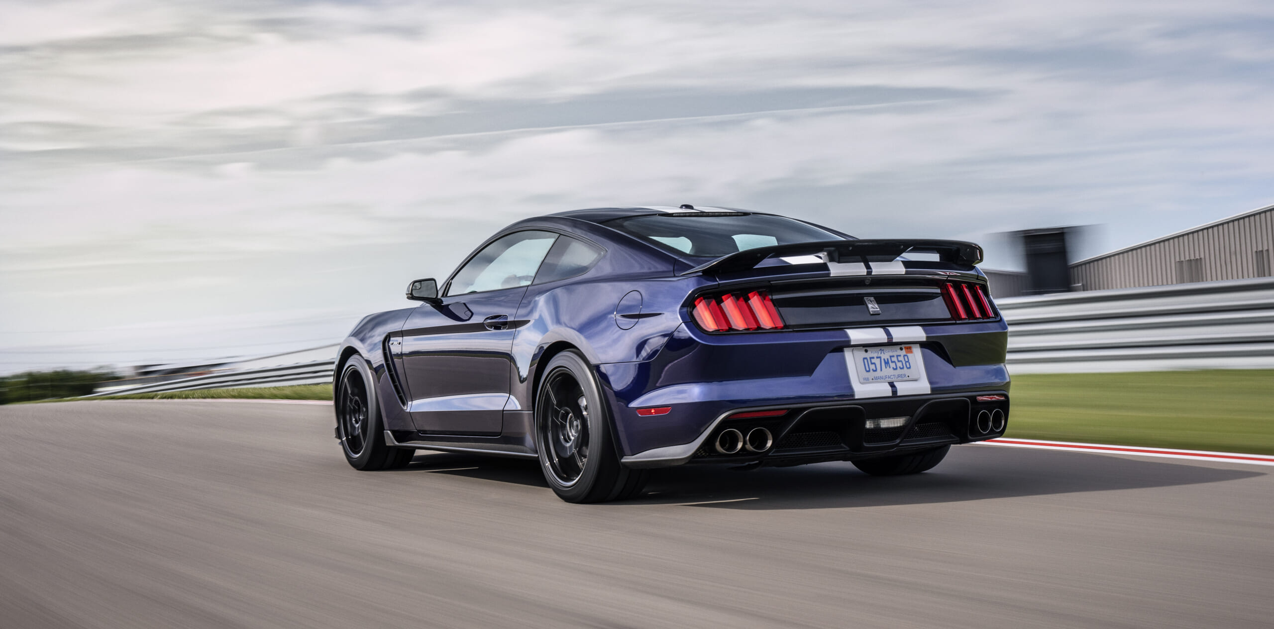 ShelbyGT350_07_HR