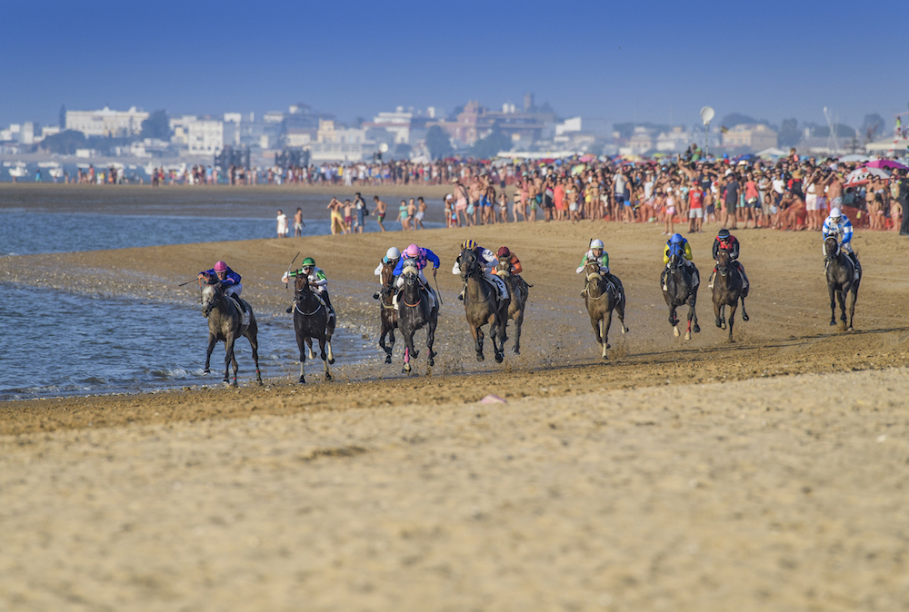 spanish-beach-horse-race-1