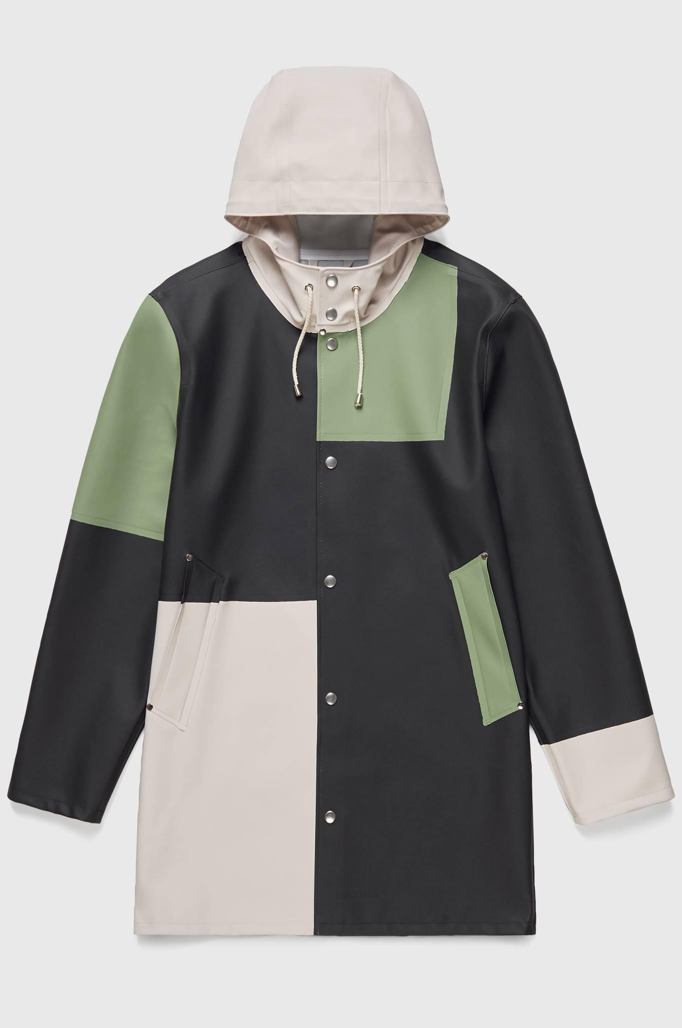 stutterheim_ss19_unisex_raincoat_stockholm_patch_black_light_sand_product_front
