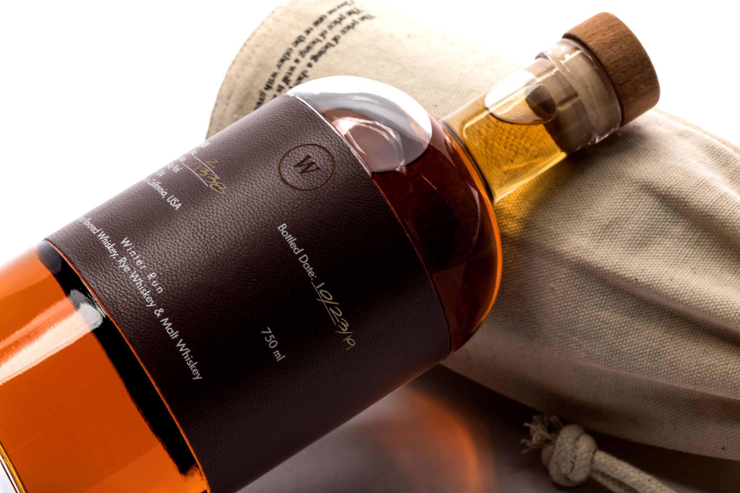 WW_LAYING_BOTTLE_HO'19