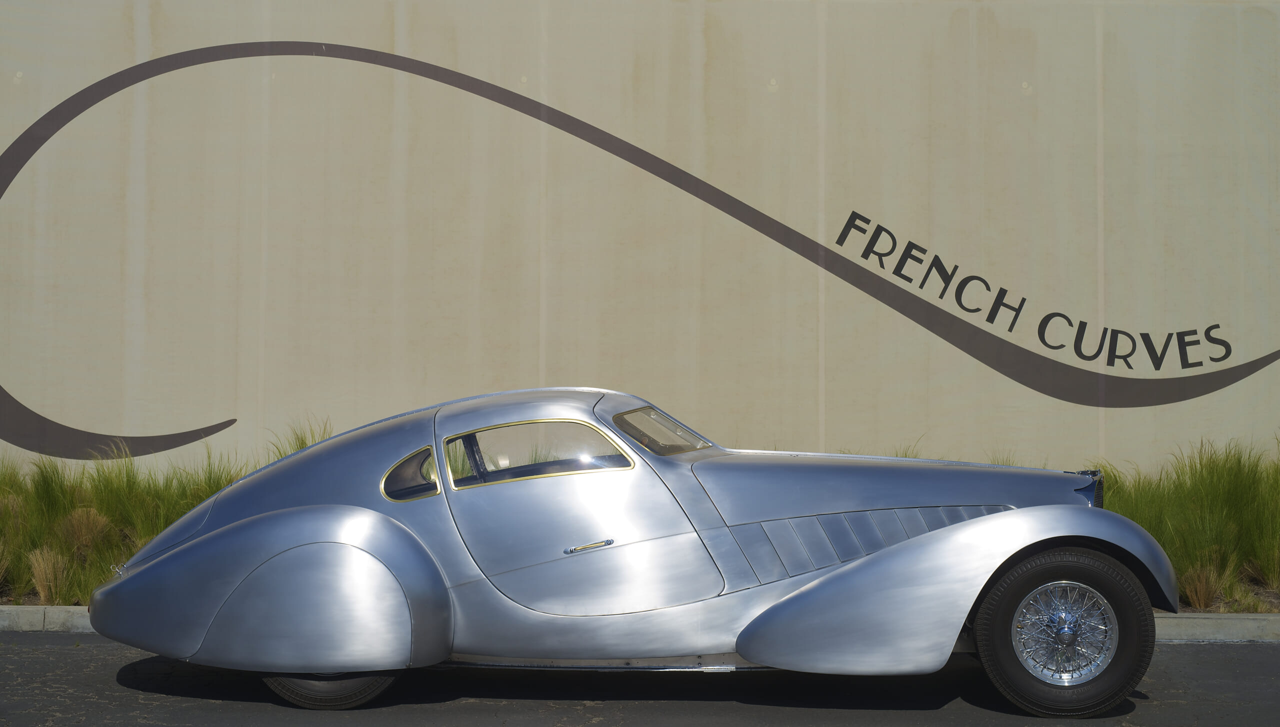 1939 Bugatti Type 64.jpg