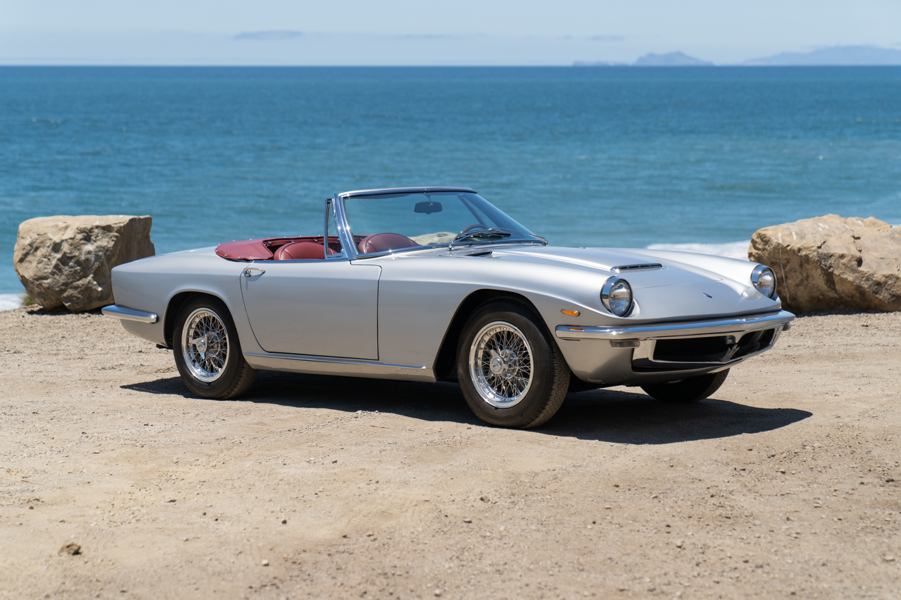 1965_Maserati_Mistral_Spider_001