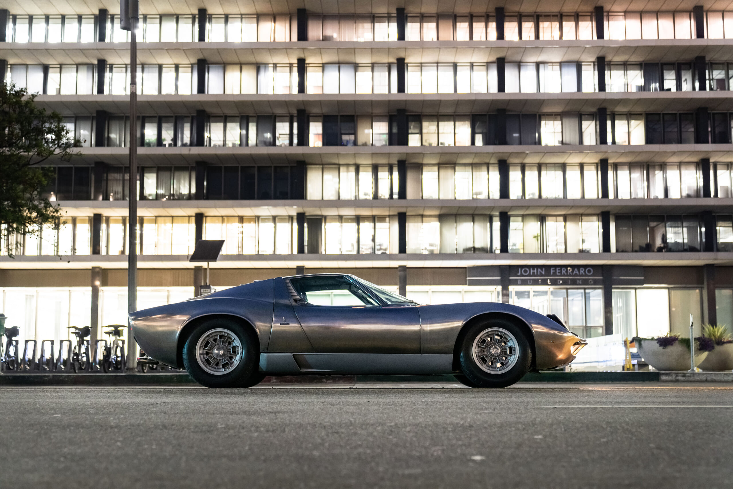 1971-Lamborghini-Miura-P400-S-by-Bertone_2