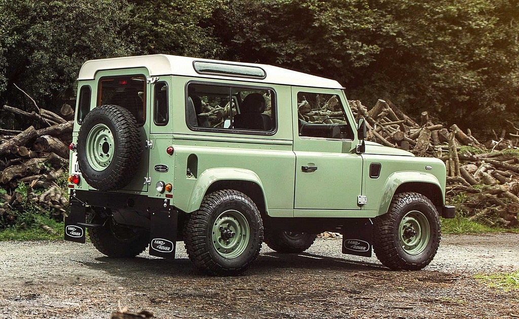 2015-land-rover-defender-nostalgic-limited-editions-2-1024x629.jpg