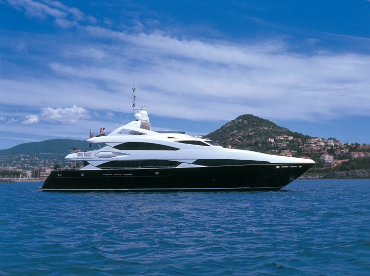 37M-Yacht-760x567.jpg