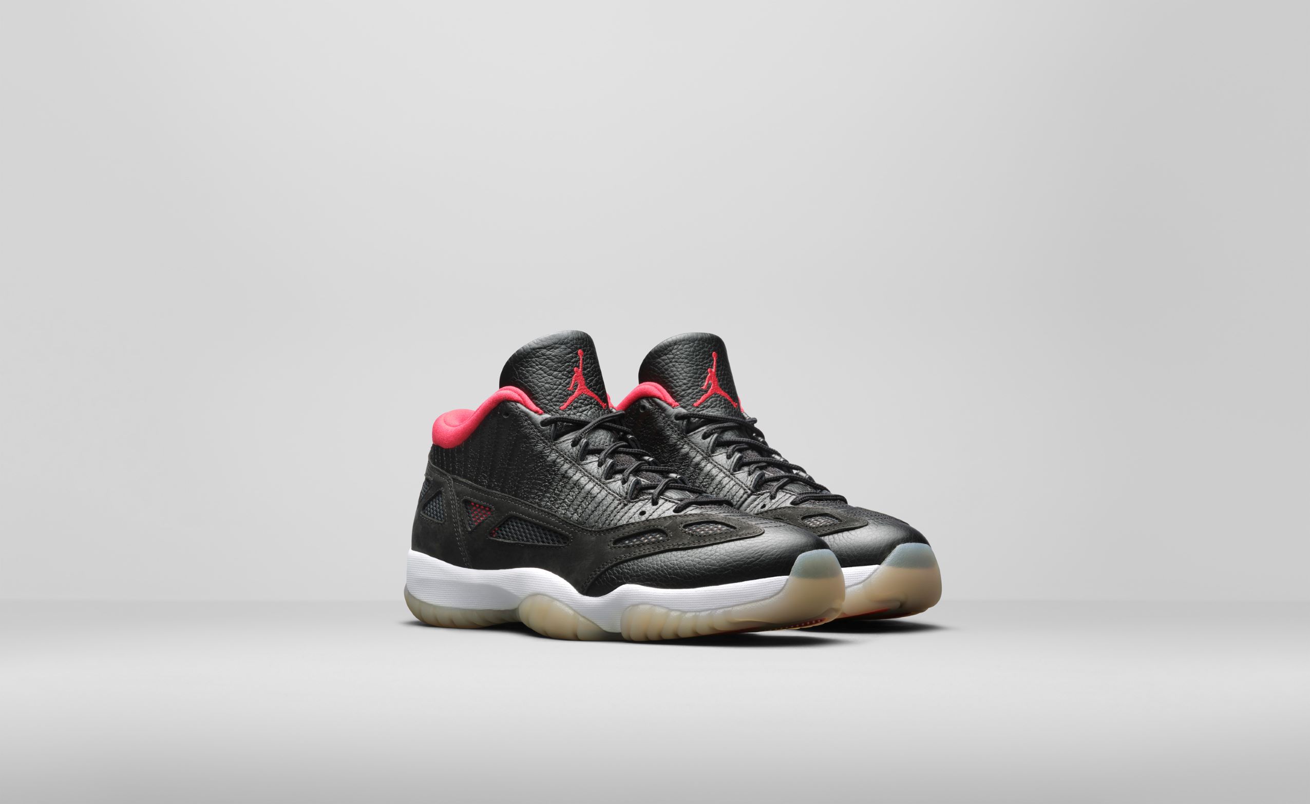 Air Jordan XI Low IE