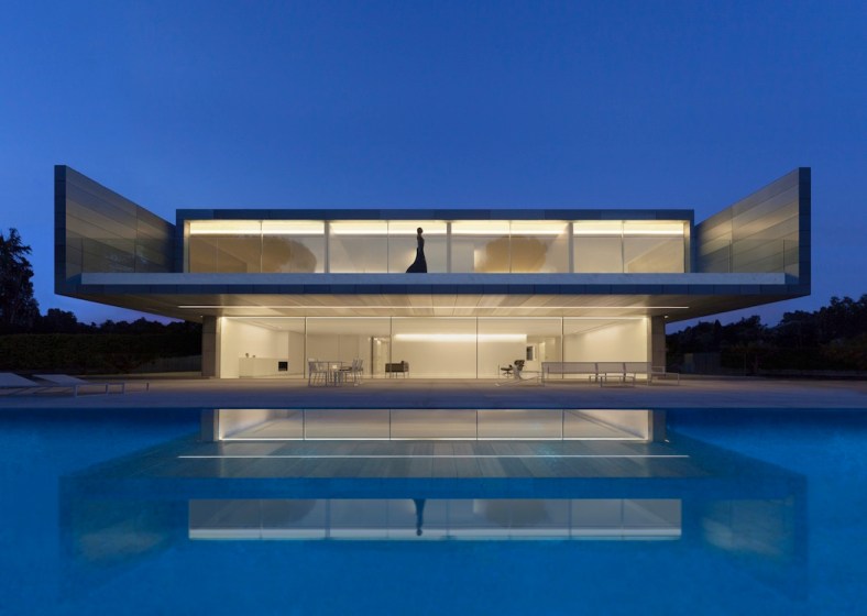 Aluminum-House-Fran-Silvestre-Arquitectos-1.jpg