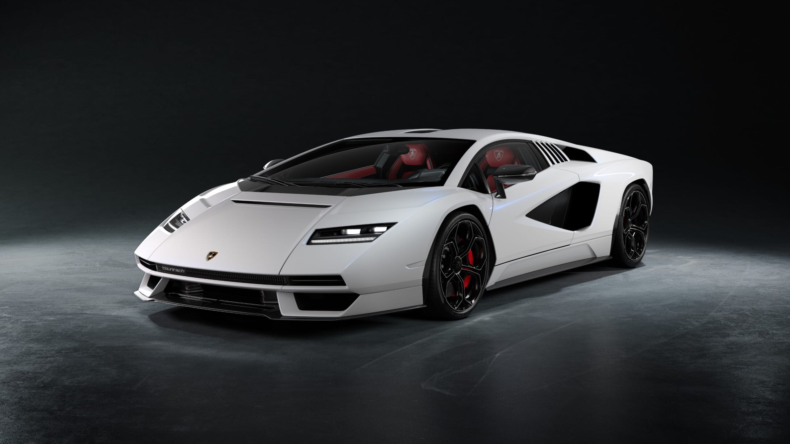 Countach LPI800-4_BiancoSiderale(6)