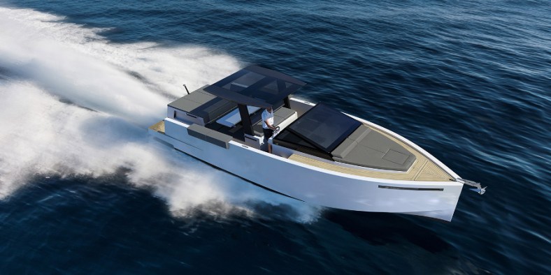 The sporty D33 comes in Open and Cruiser models (Photo: De Antonio Yachts)