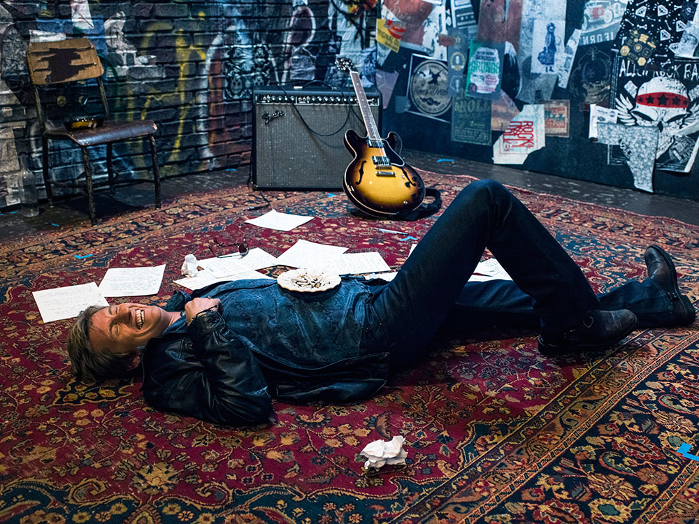 DENIS_LEARY_01_0106FLT.jpg Denis Leary as Johnny Rock in FX comedy (Photo: FX Networks)