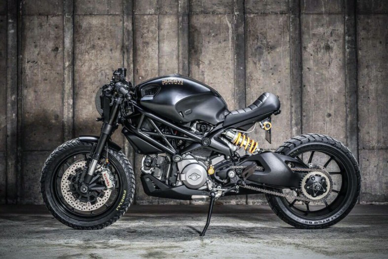 Ducati-M1100-Darth-Mostro-by-K-Speed-2.jpg