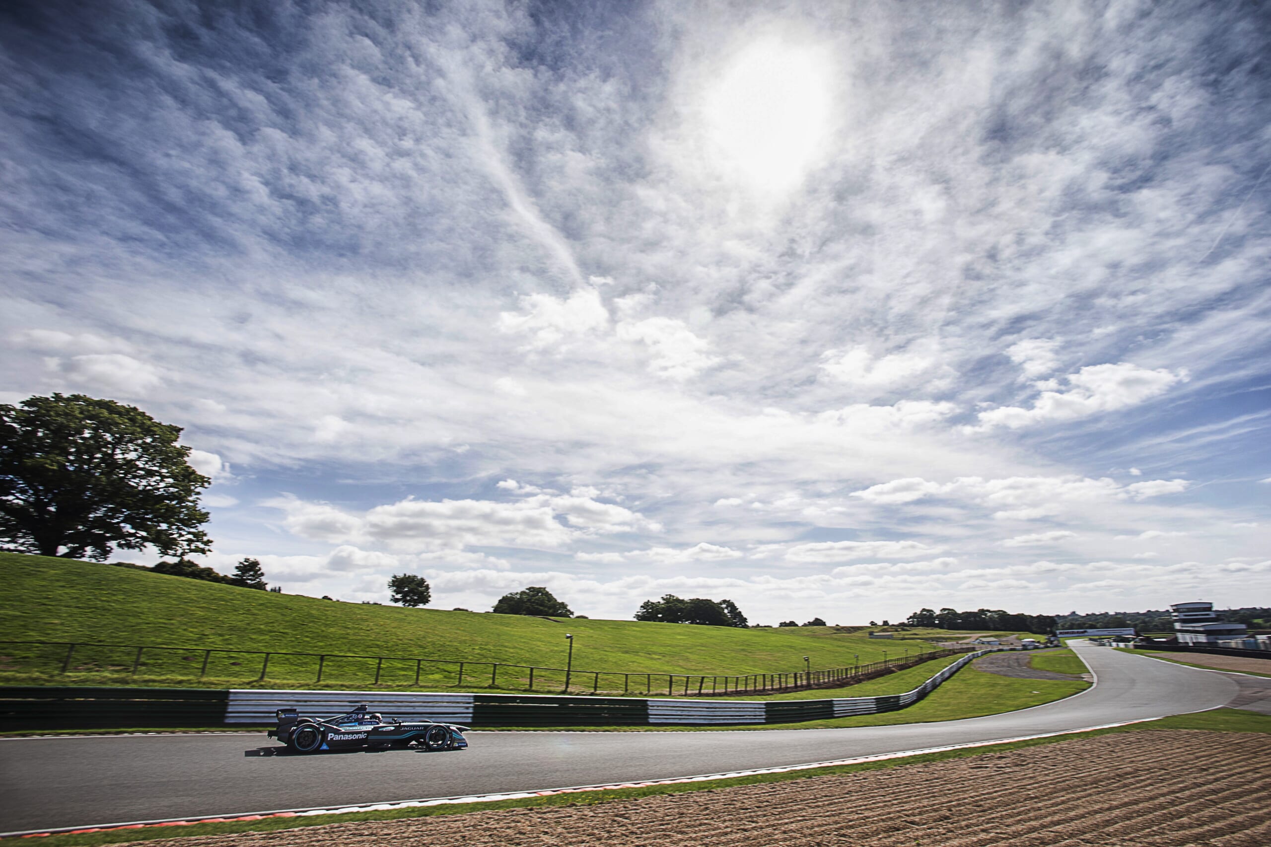 jagracingitypedoningtonpan08091603.jpg