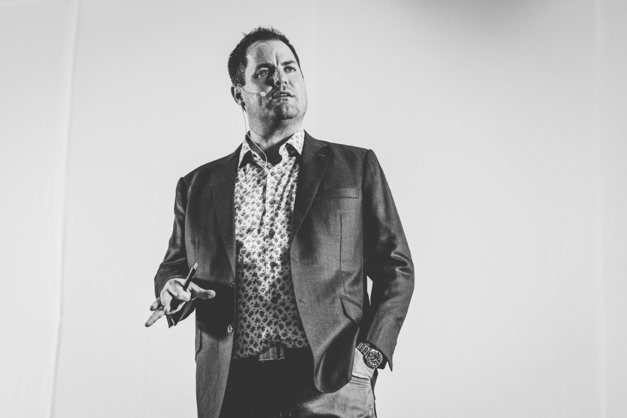 Kris Lindahl