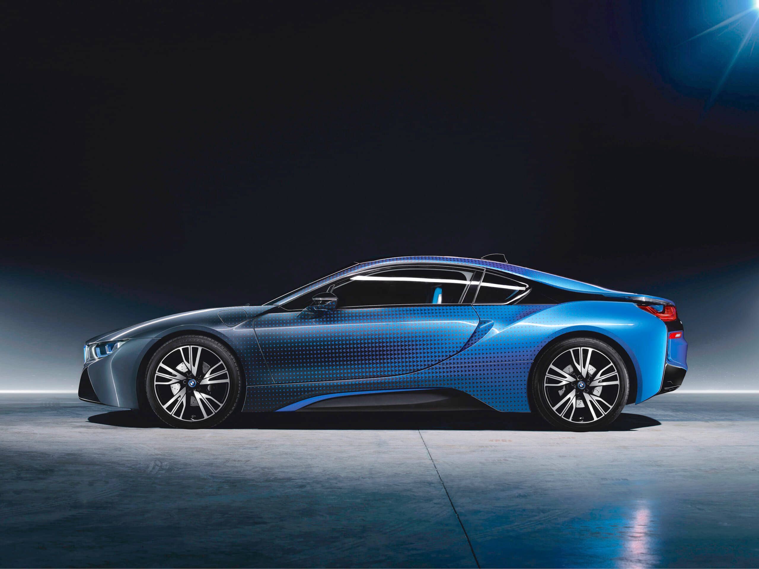 P90235878_highRes_bmw-i8-garage-italia.jpg