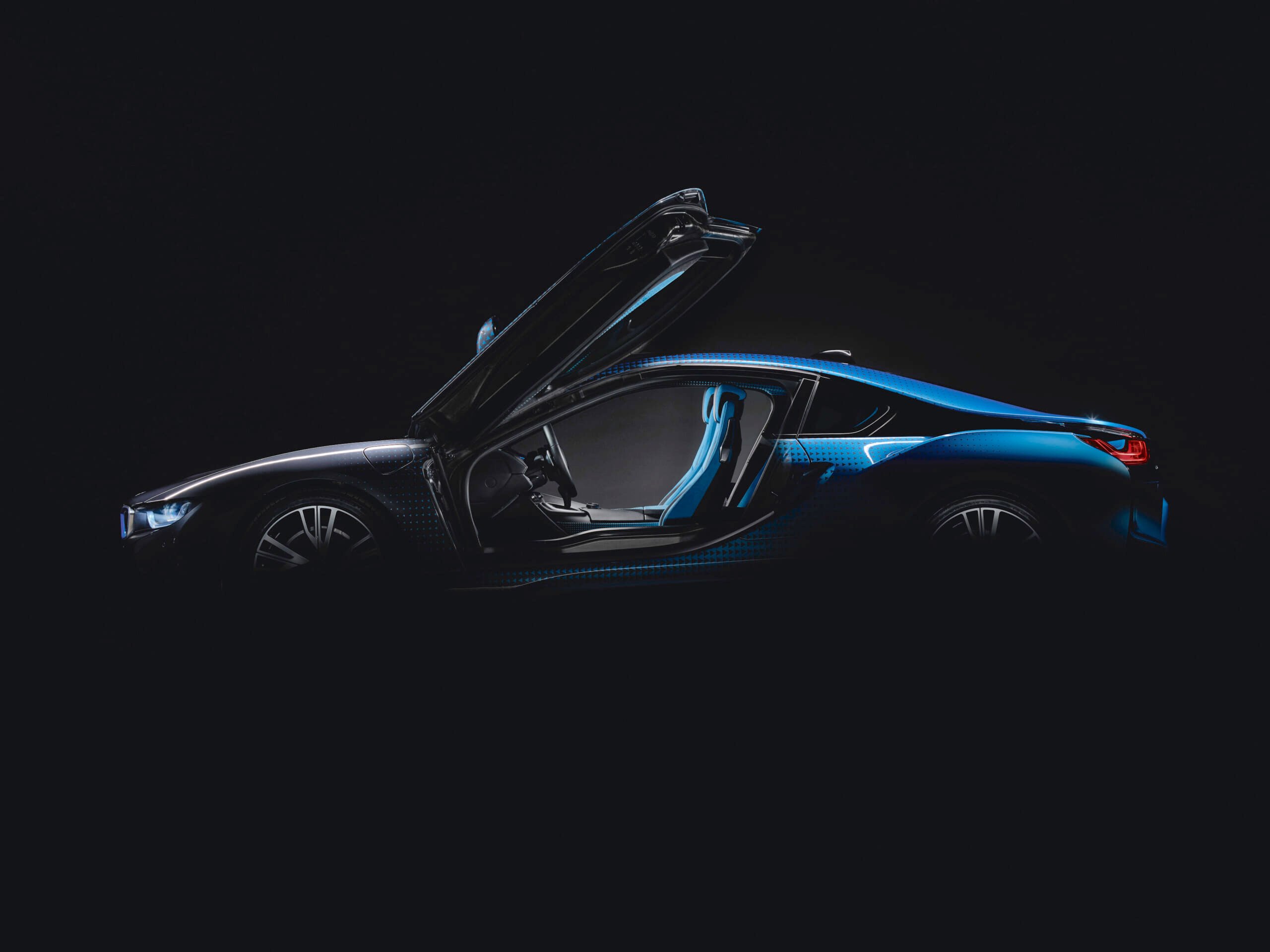P90235881_highRes_bmw-i8-garage-italia.jpg