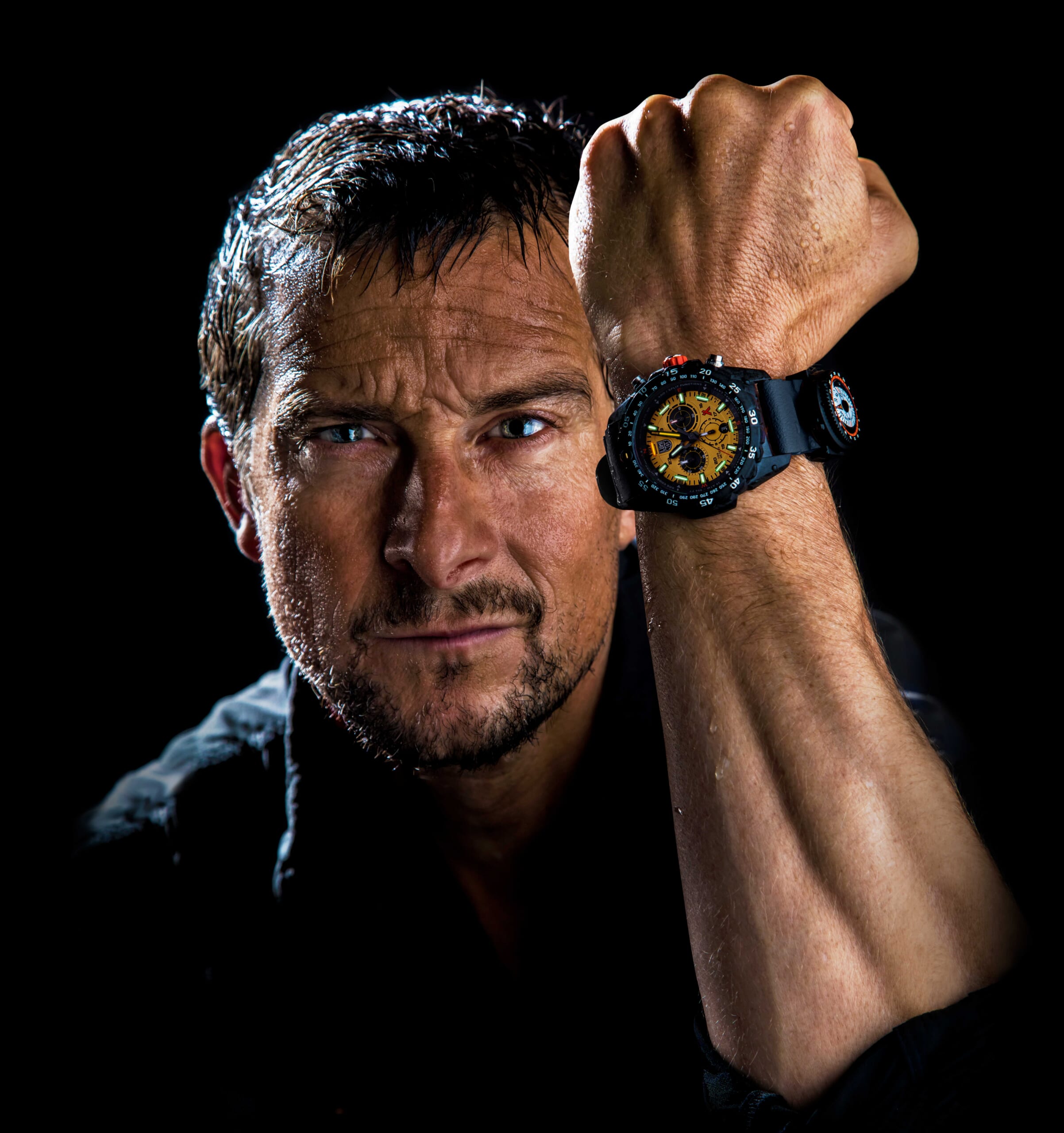 efterklang lejlighed Tegne Bear Grylls Reveals The Survival Watch Functions That Could Save Your Life  - Maxim