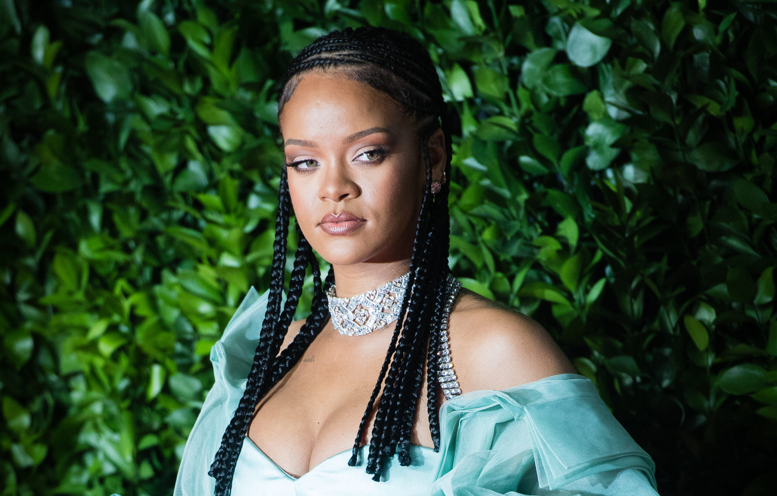 Rihanna Is Officially A Billionaire And World S Richest Female Musician