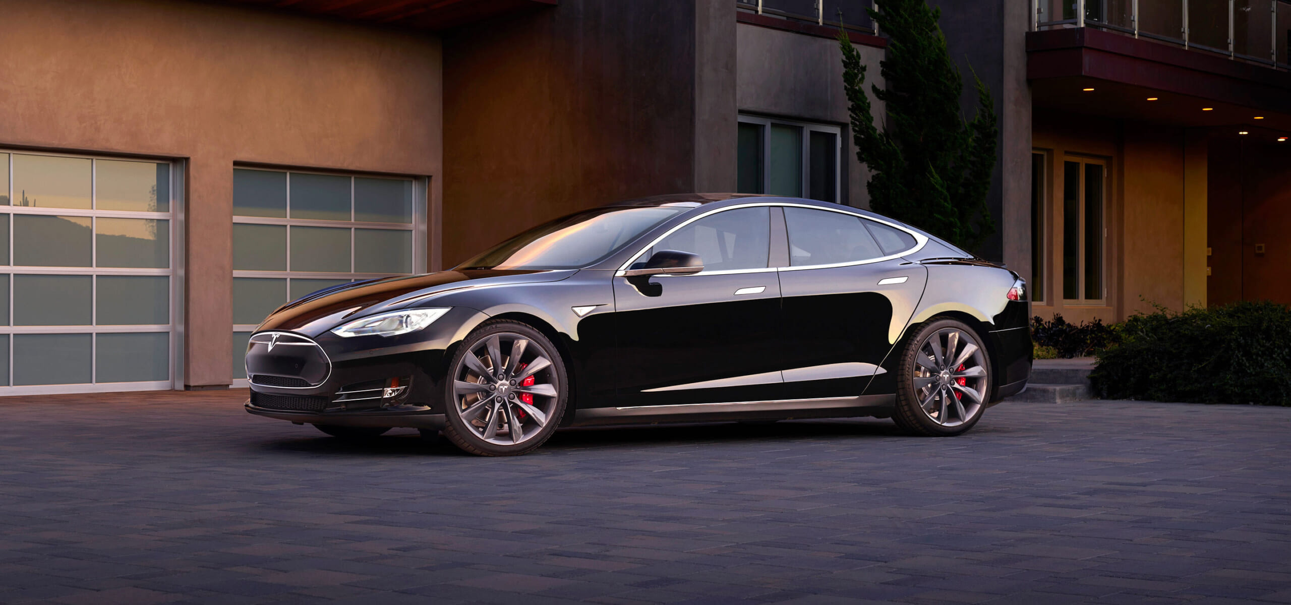 Tesla Model S black.jpg