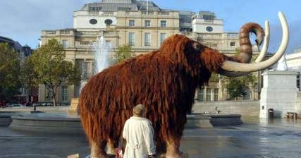 woolly-mammoth-model-full-size-GettyImages-832586998