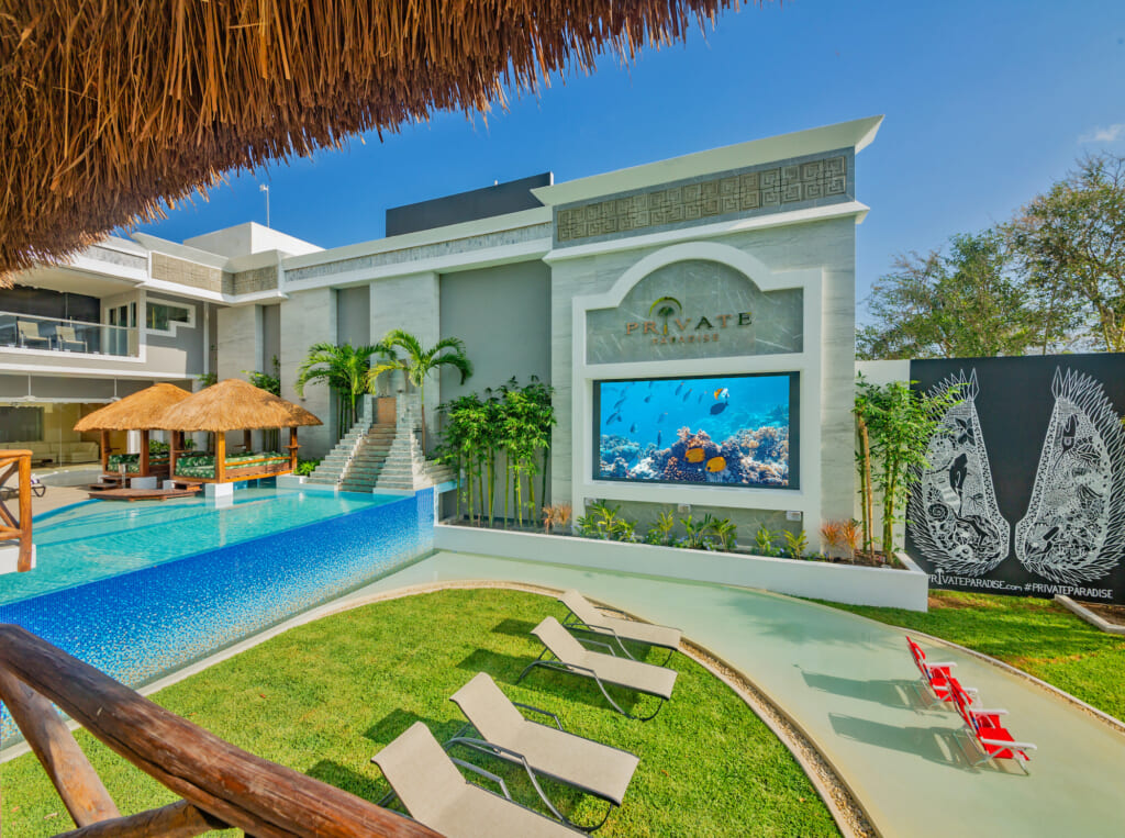 Inside Mexico’s Private Paradise Villa: un resort de lujo con atracciones de parques temáticos, comidas gourmet y servicio personalizado