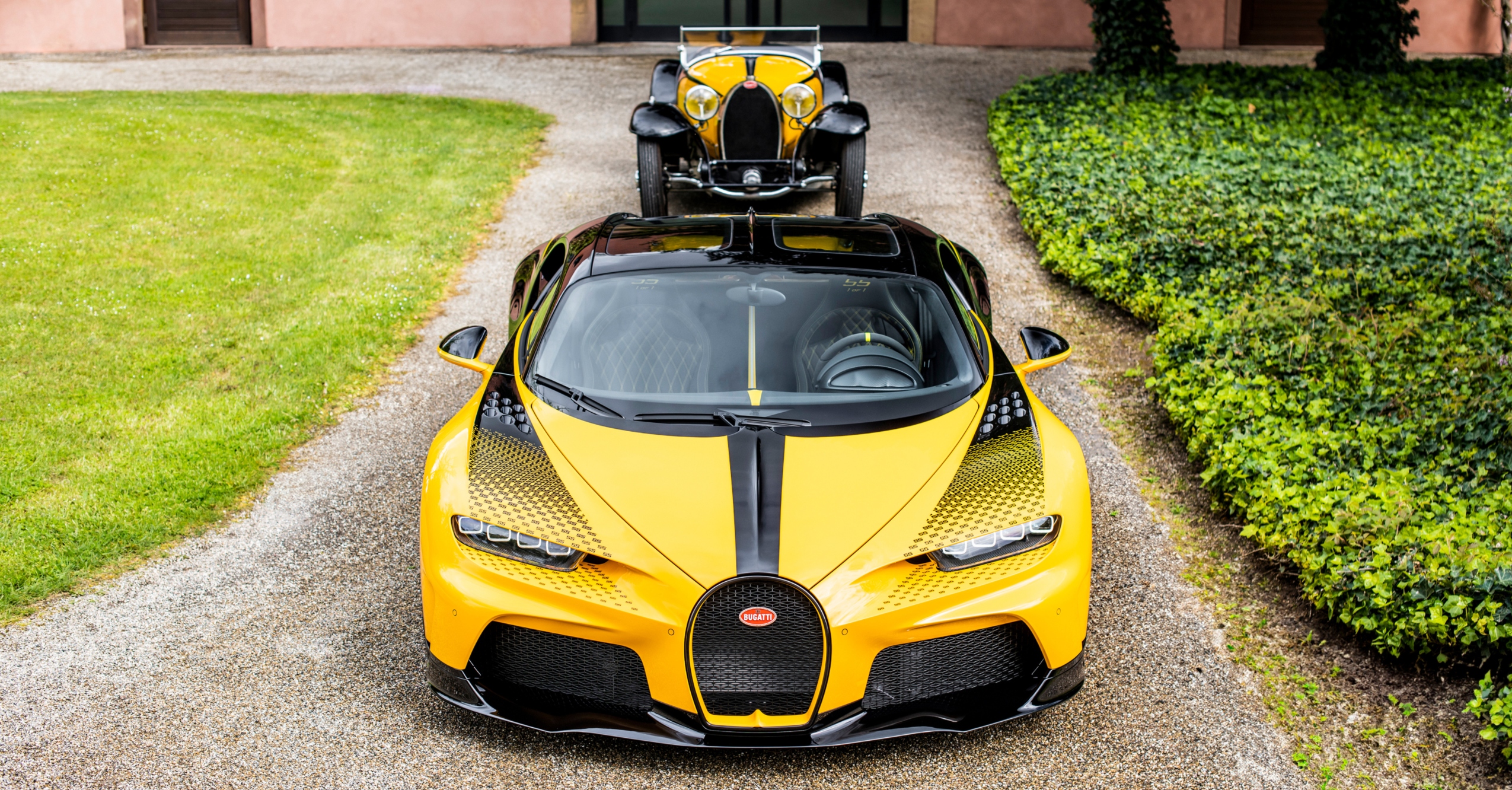 This Black &amp; Yellow Bugatti Chiron Super Sport Is Inspired By A Classic Speed Demon