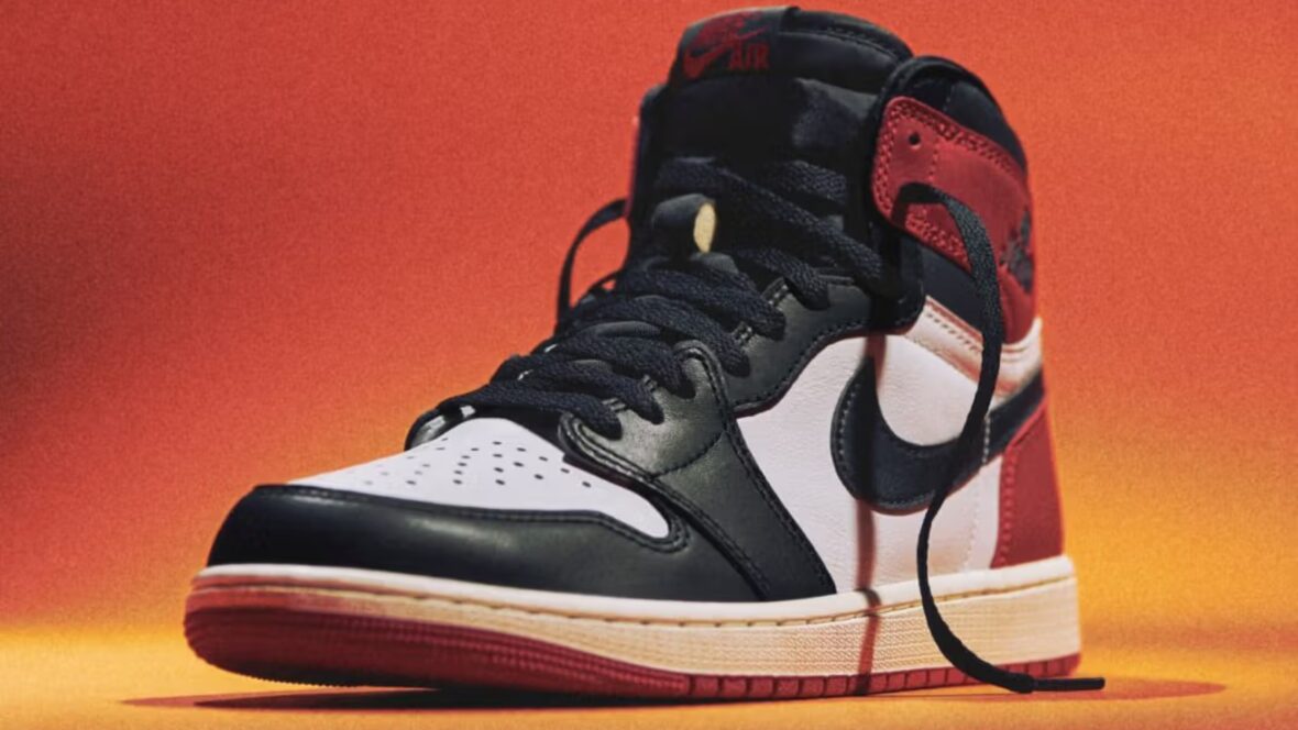 【美品】NikeAirJordan1 Black Toe Reimagined Jordan 1 Retro High OG Black Toe Reimagined Men's - DZ5485
