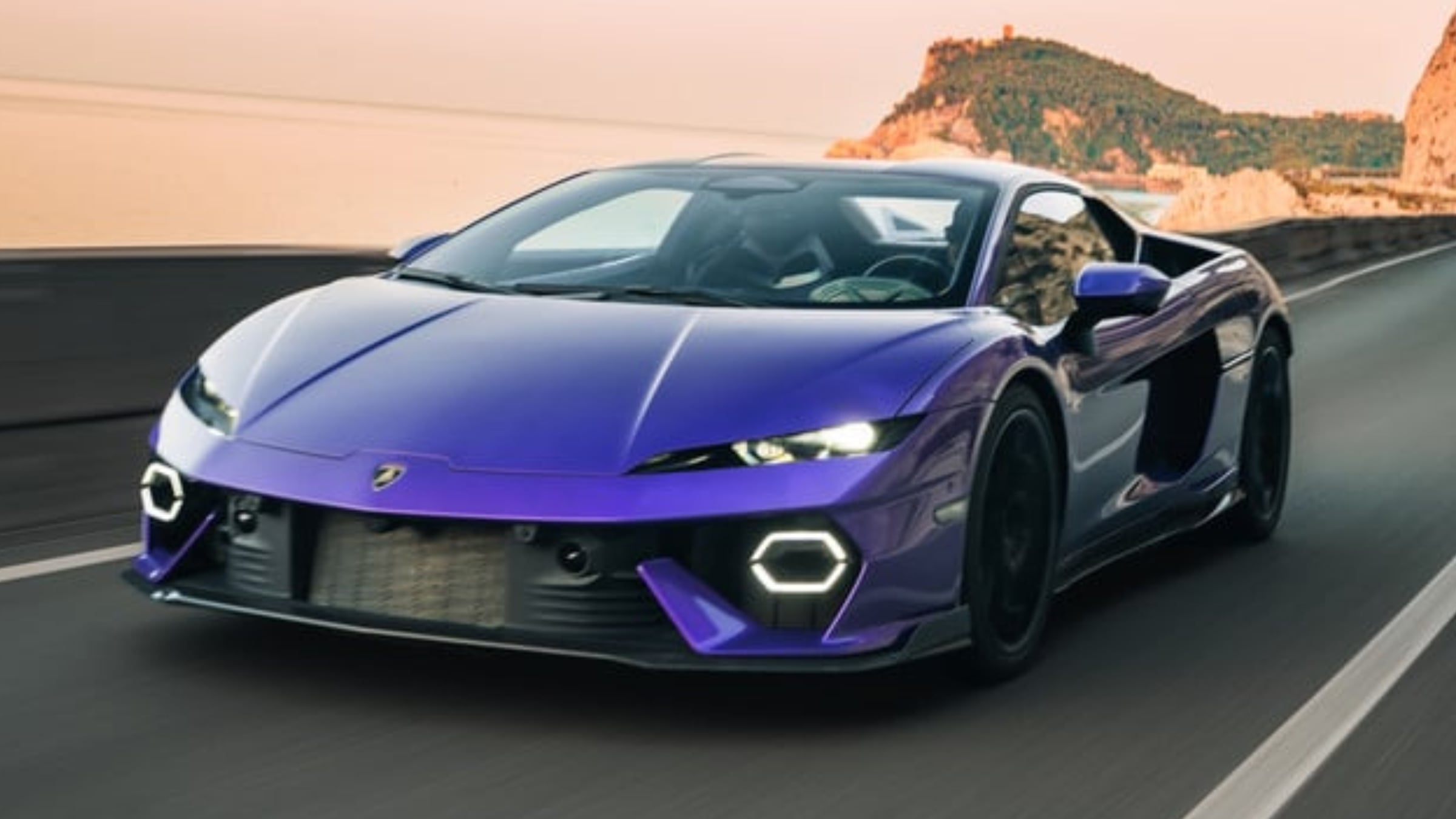 Lamborghini Temerario 2026: Nový elektrizovaný býk na italských silnicích