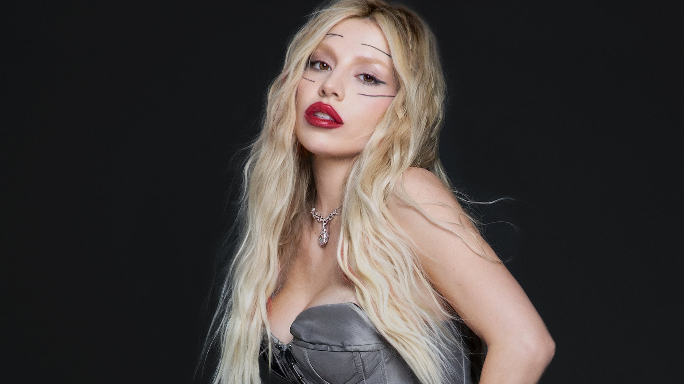 Ava Max a Alan Walker překvapili novou skladbou "Fate". Duet vzešel ze světového úspěchu na fotbalovém šampionátu